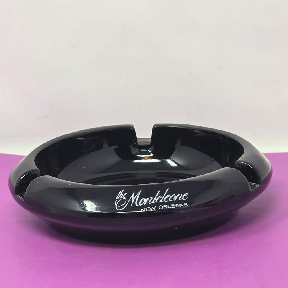 Vintage/Retro The Monteleone New Orleans Black Glass Ashtray 4 Cigar Holder - Picture 2 of 7